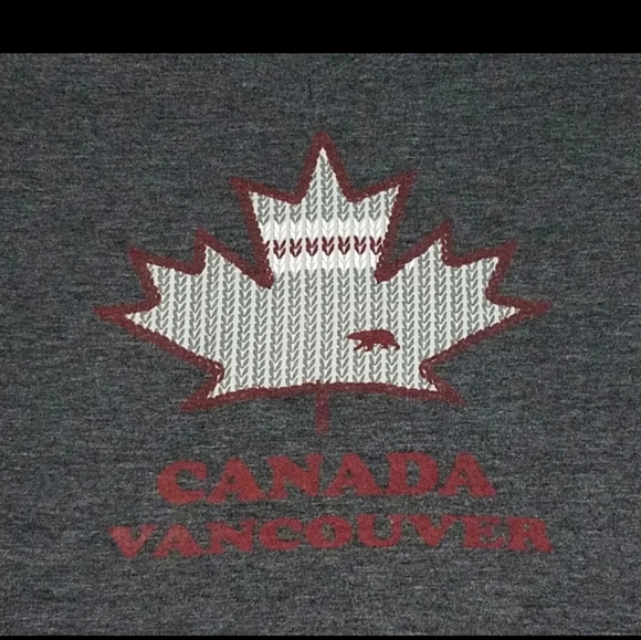 Vancouver Canada Maple Leaf short sleeve Size M - Picture 2 of 5
